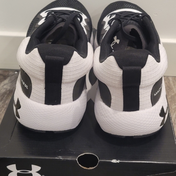 Under Armour HOVR Machina 2 SE 9.5 Men\'s Cross Trainer Black/White 3024738-001 main image 4